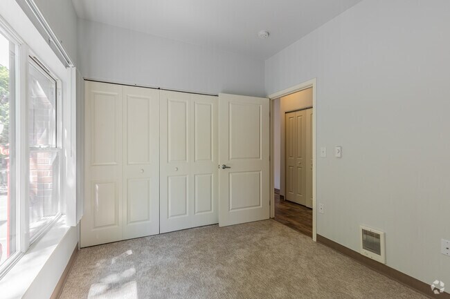 1BR, 1BA - 625SF - Bedroom
