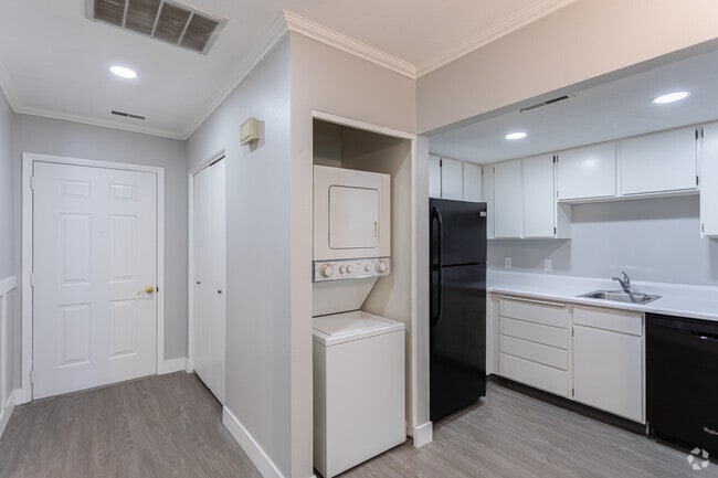 2 habitaciones, 1 baño - 900 pies cuadrados - Cocina - Cove Point Retirement - Independent Living