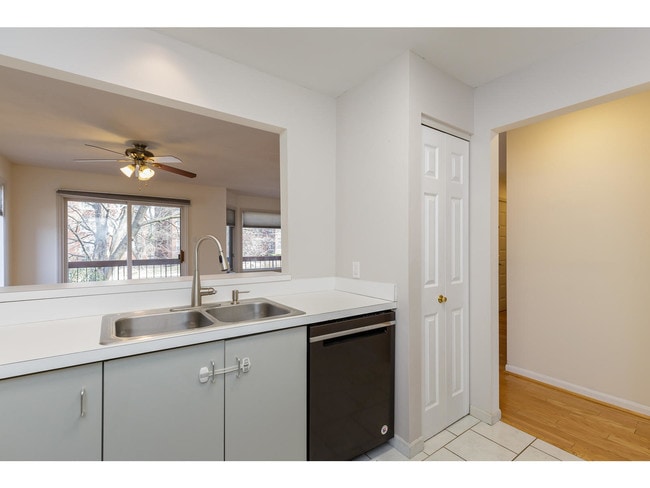 Photo - 5600 Waterman Blvd Unit 7