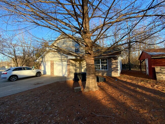 Photo - 1416 W Worley St Unit B