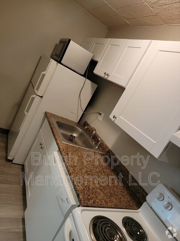 Building Photo - 634 Southcrest Dr Unit 6 Rental