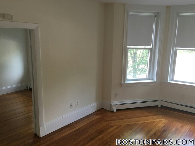 Photo - 1539 Beacon St Unidad 11