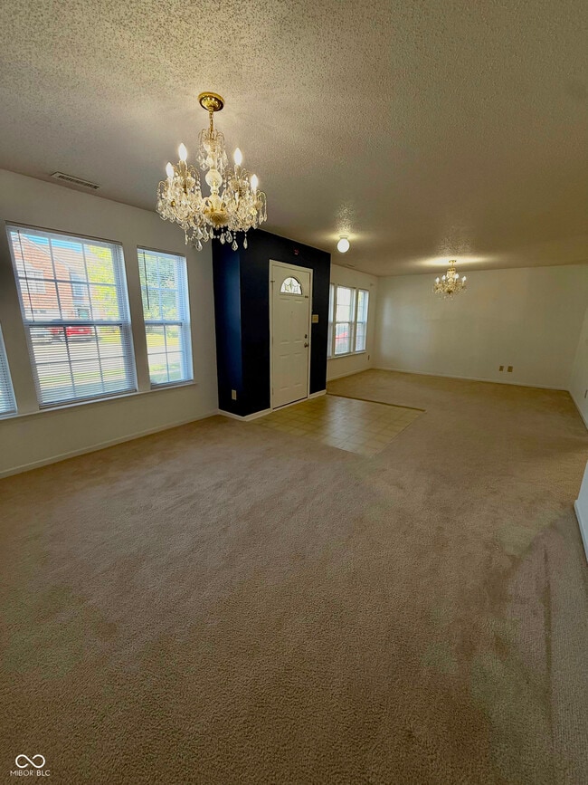 10605 Carrie Ln