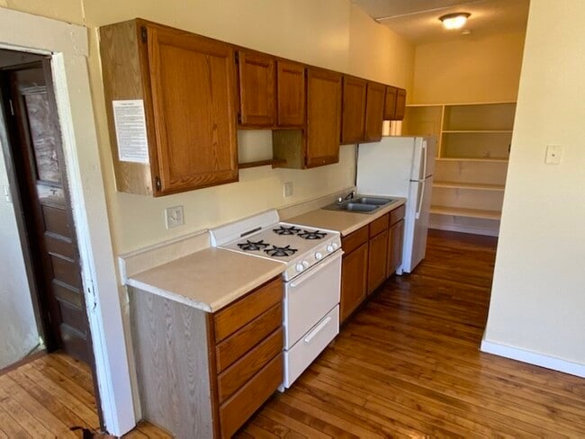 Photo - 79 Hawley St Unit C