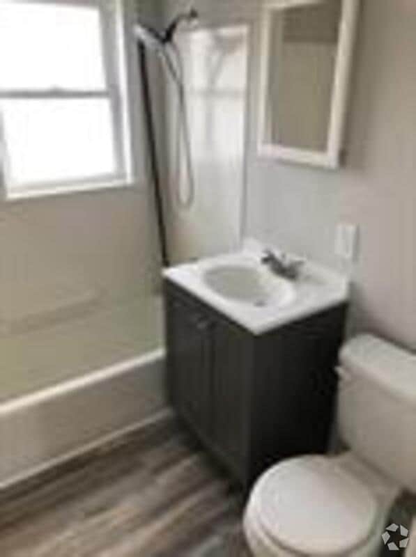 Building Photo - 105 21st St Rental