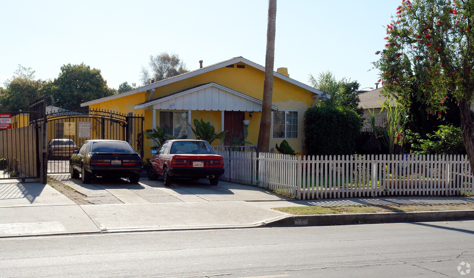 Photo - 112 S Eucalyptus Ave Apartments
