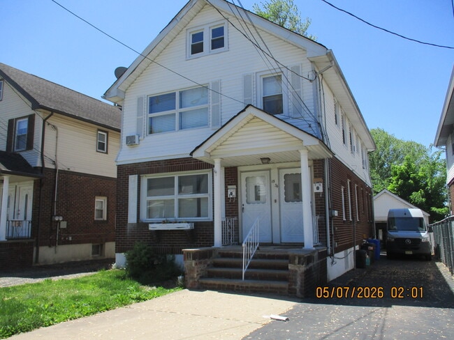 Building Photo - 15-34 Parmelee Ave Unit 1