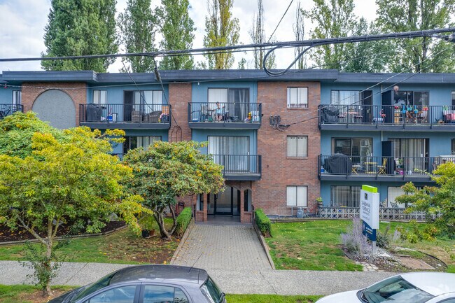 Photo - West 6th Avenue