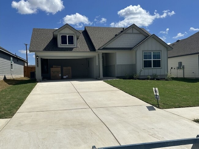 Building Photo - 3 Bedroom Home just MINUTES from Ft Hood!