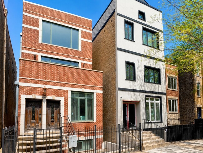 Building Photo - 1644 W Le Moyne St Unit 2