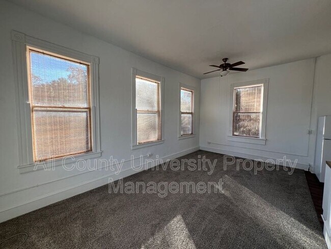 Photo - 112 NE 1st St Unidad Apt. A