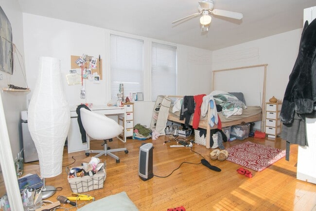Photo - Boston University 4bed 2bath in Allston available 9/1/2026