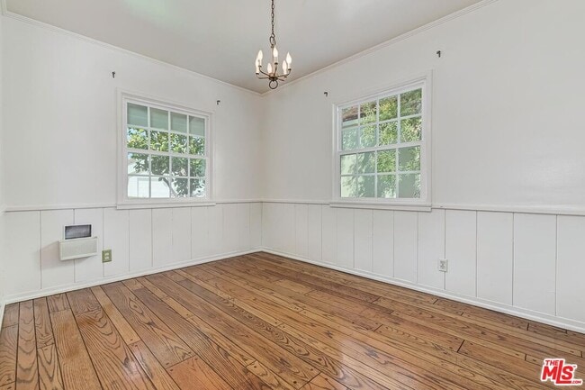 Photo - 11438 Berwick St