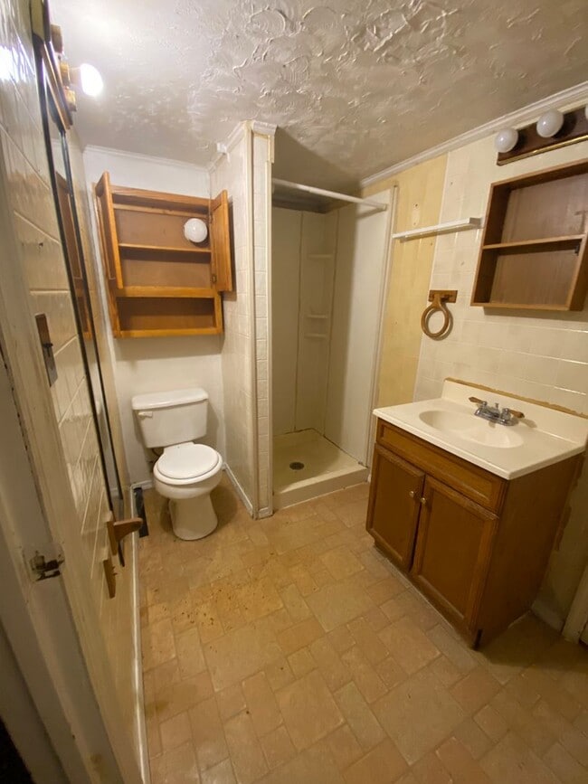 Photo - 220A Brown Pl