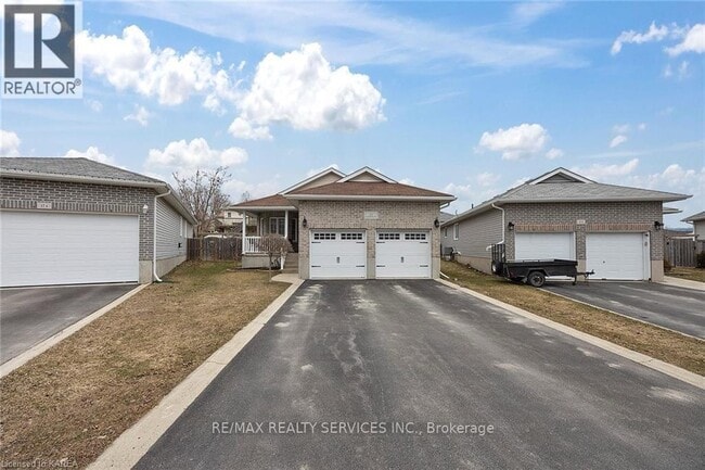 Photo - 172 Macdougall Dr