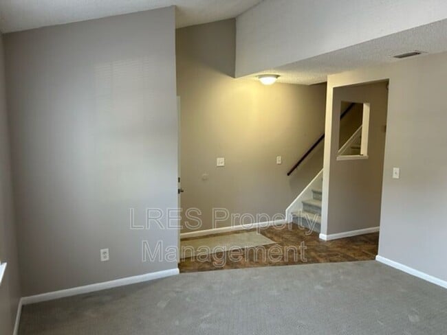 Photo - 816 W 25th St