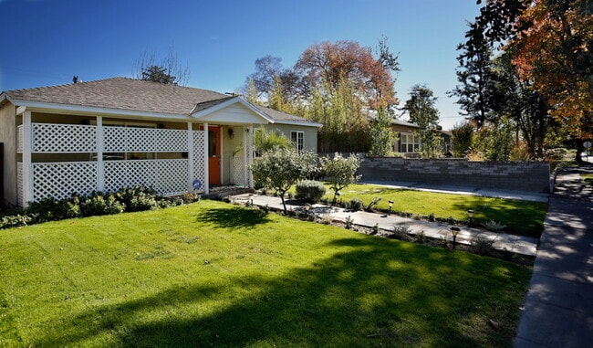 Photo - Beautiful North Hollywood 3 Bedroom, 2 Bath Single Family Home *** Non-Smoking***