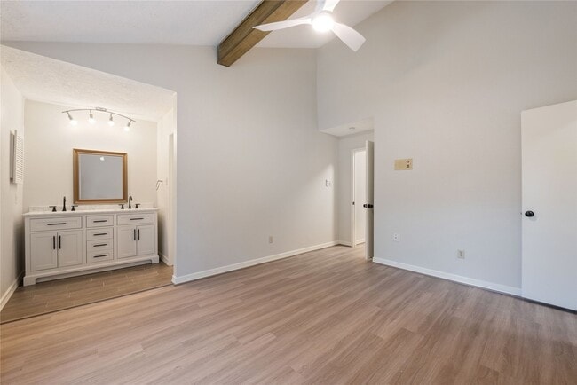 Photo - 11805 Southlake Dr