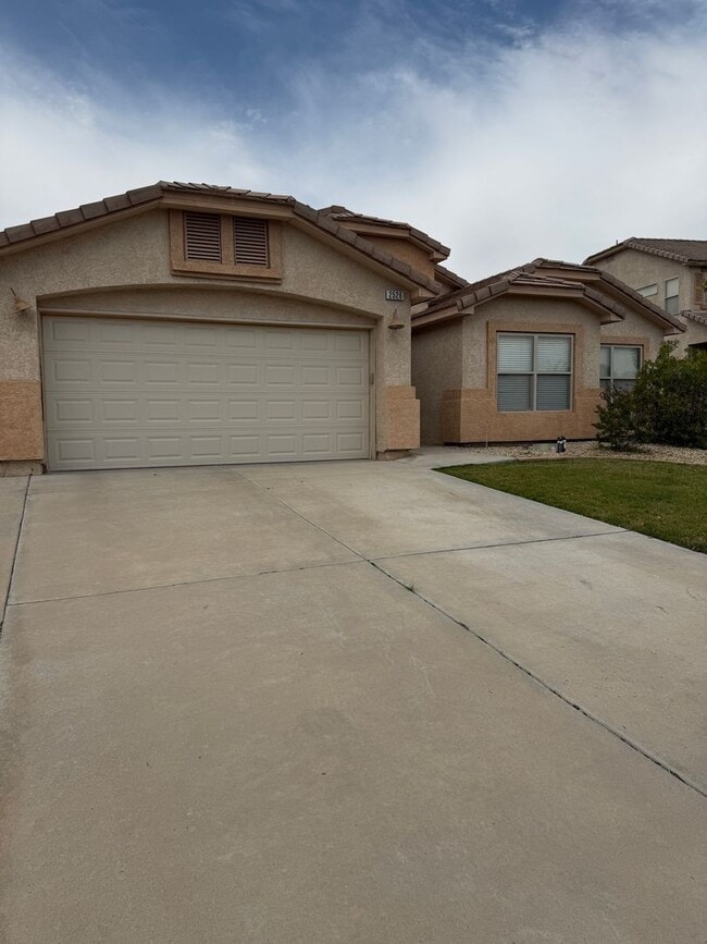 Building Photo - Beautiful home in the Sonoma Ranch Area.