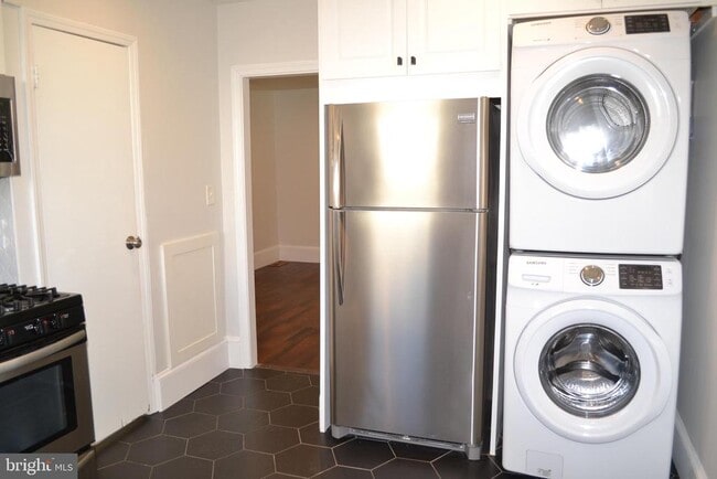 Photo - 123 S Matlack St