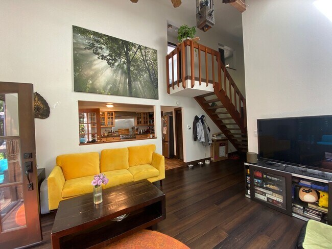 Photo - 402 SW Custer St