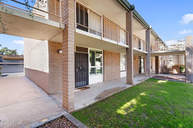 Photo - 3737 E Turney Ave Unidad 120