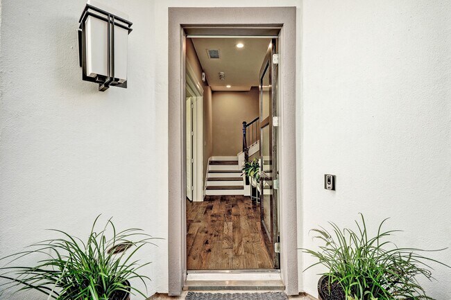 Photo - 810 Leavenworth Ave