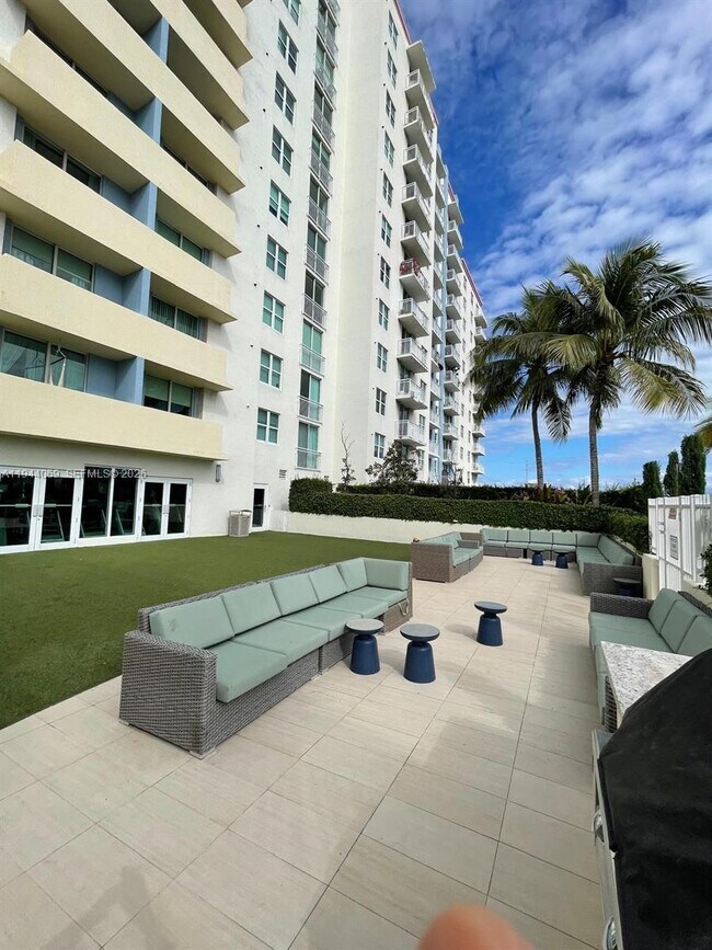 Photo - 3000 Coral Wy Unit 1101