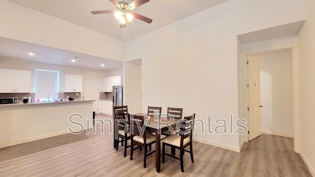 Photo - 1711 Sycamore St