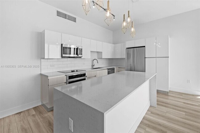 Photo - 101 Diplomat Pkwy Unit 2610