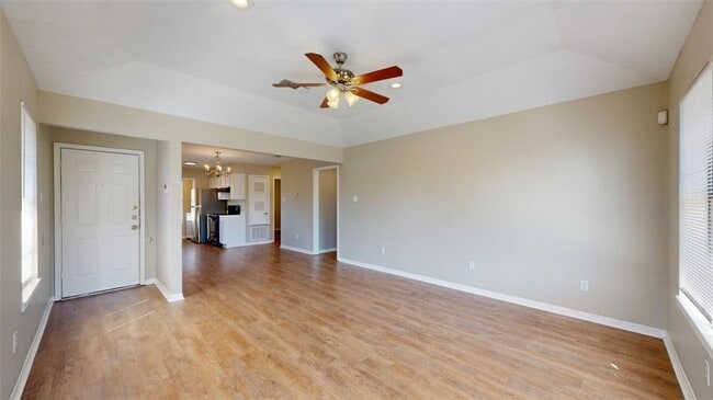 Photo - 1915 Woodsman Dr