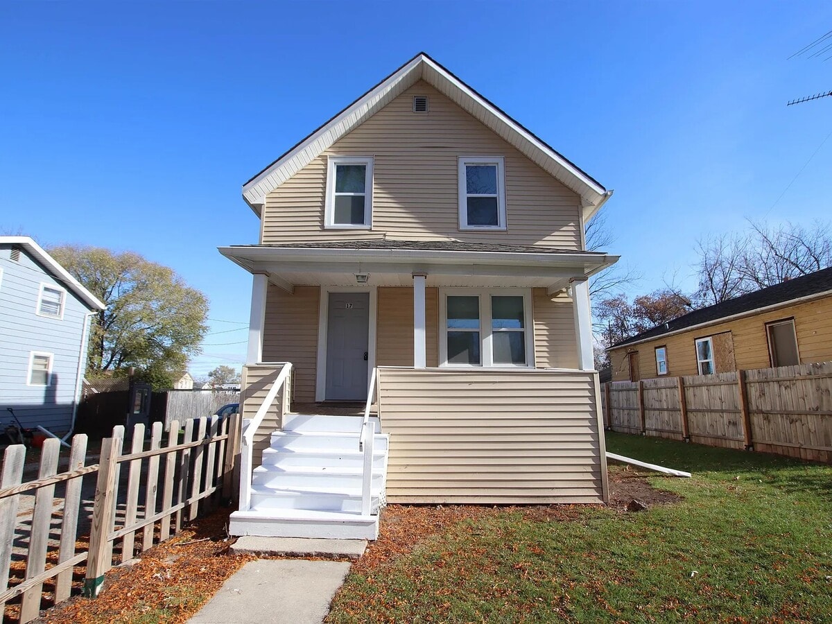 Photo - 17 S Boardman St