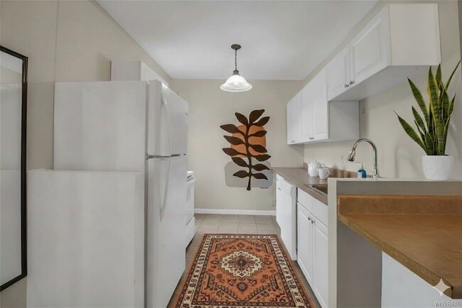 Photo - 125 Whitney Pl