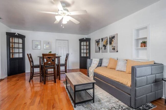 Photo - 3120 Peel Ave Unit ID1094213P