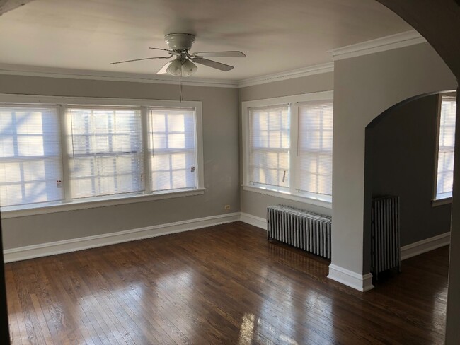 Building Photo - 1712 W Albion Ave Unit 1720-2C