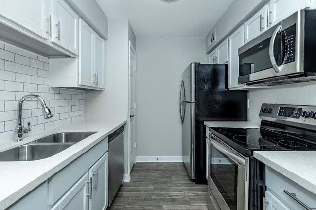 Experience modern living at Cali Crossing Apartments! Our updated kitchens feature sleek stainless steel appliances and stylish finishes, perfect for culinary adventures. Elevate your lifestyle today—schedule a tour and see for yourself!
