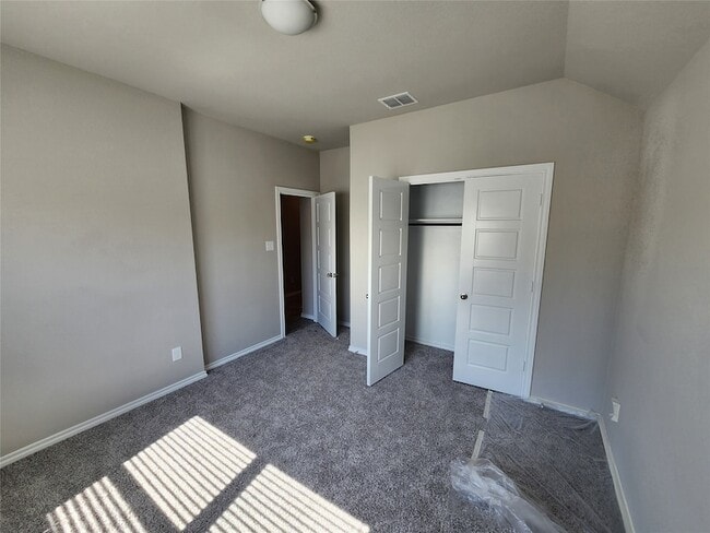 Photo - 355 Freestall Dr