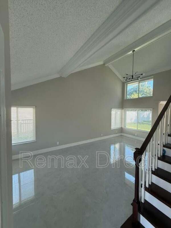 Photo - 5120 El Claro S