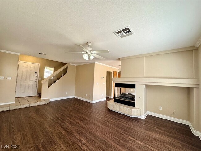 Photo - 7576 Jacaranda Leaf St