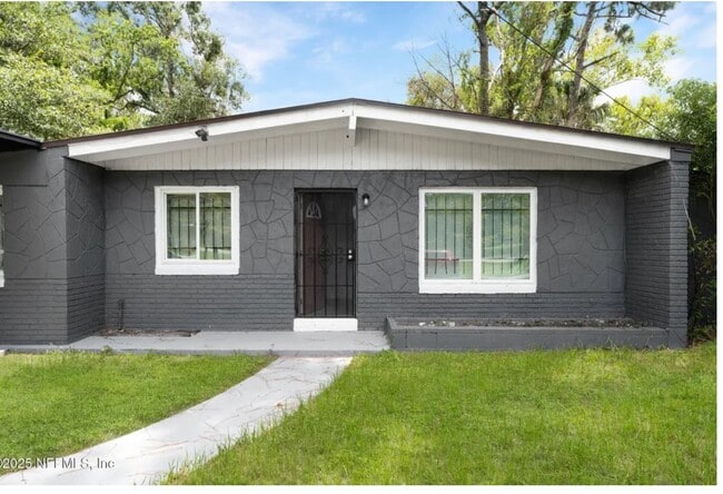 Photo - 9155 Sibbald Rd