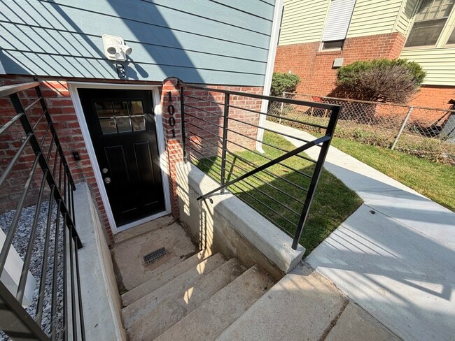 Photo - 1001 Douglas St NE Unit B