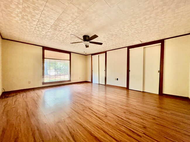 Photo - 516 Northwest Ave