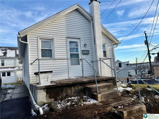 Photo - 4453 Main St