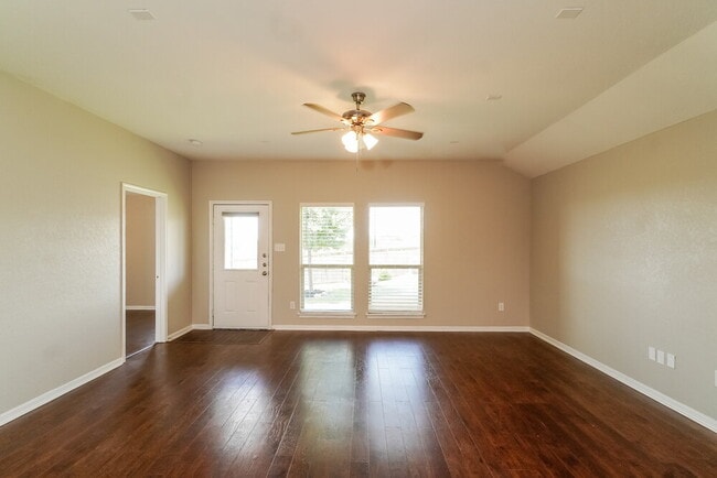 Photo - 5827 Southern Knoll