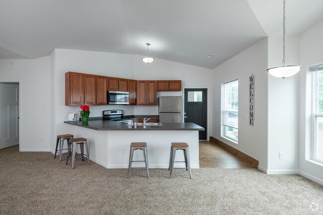 2 BR, 2BA - 1,359SF