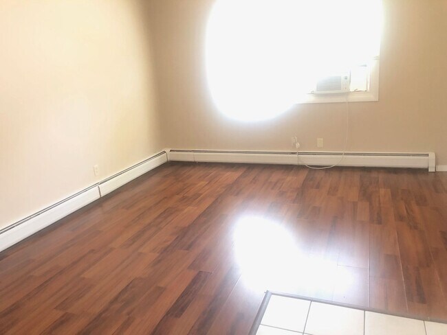 Photo - 1215 Wall St Unidad 2