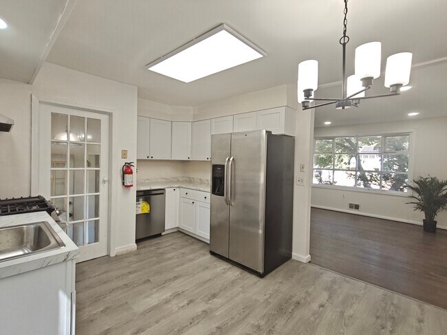 20 N New Prospect Rd