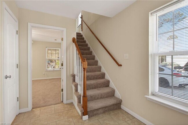 Photo - Immaculate Townhome in Camellia Gardens!