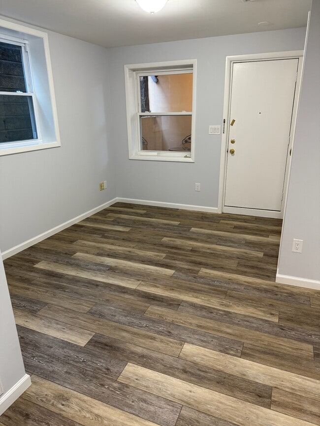 Photo - 182 Cliff St Unit 2