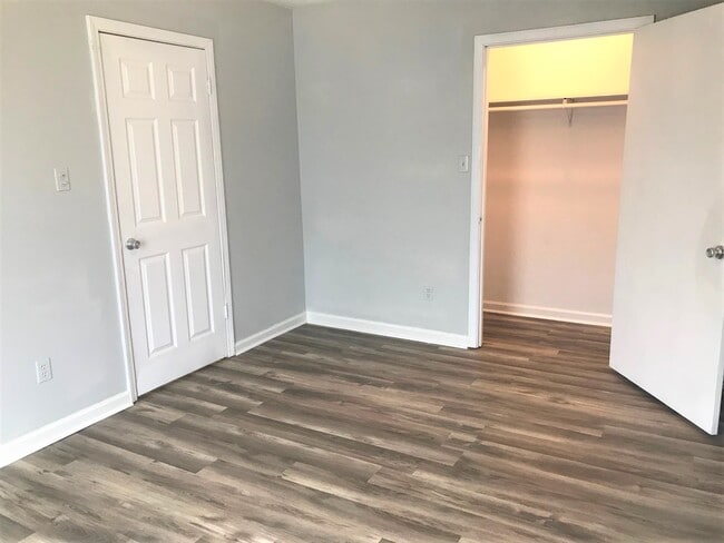 Photo - 910 Prater Rd